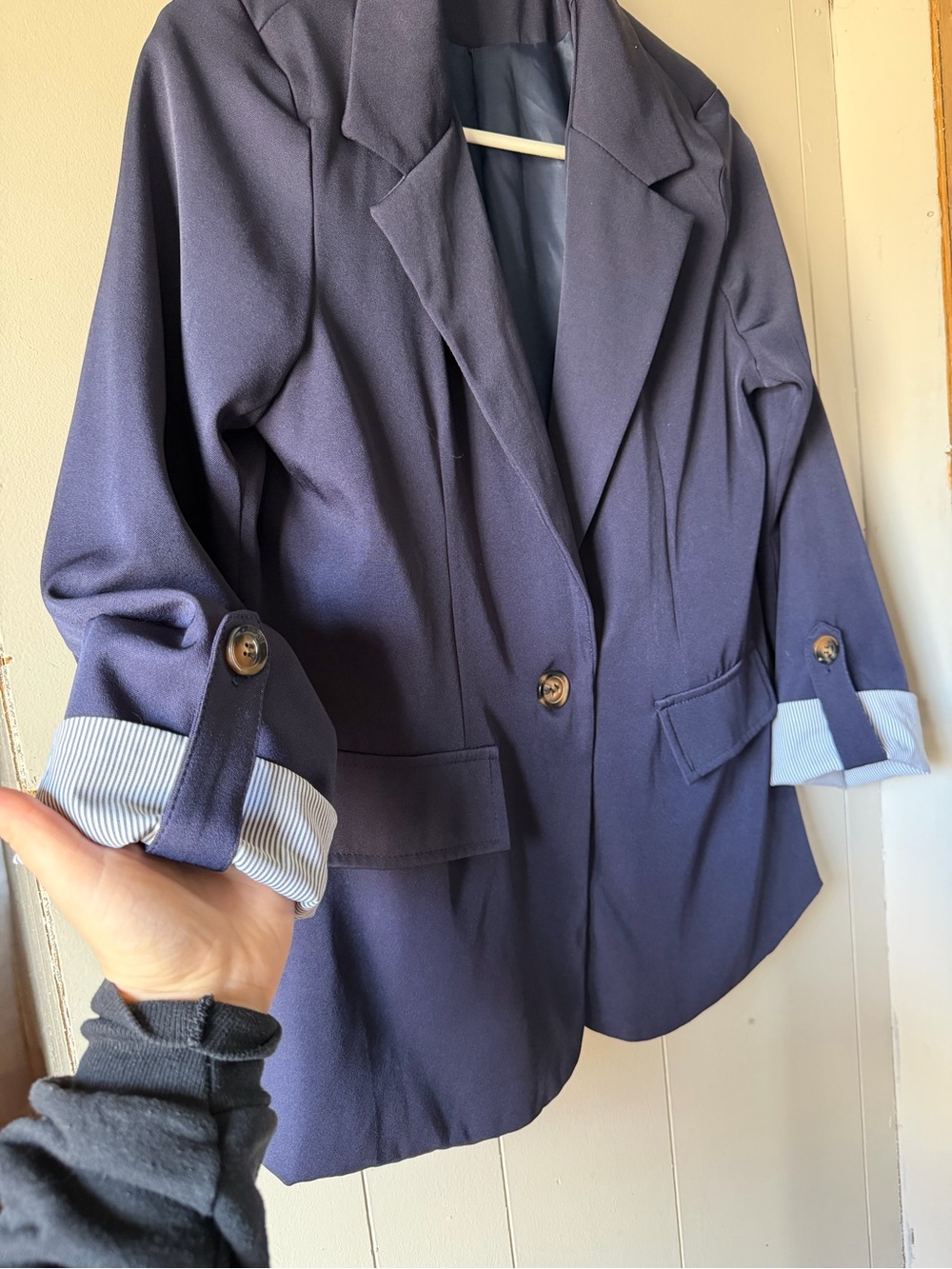 Women’s Navy Single-Button Notch Lapel Blazer